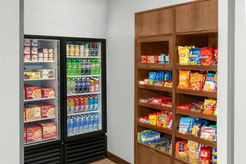 Supermercado u otro tipo de tienda en el hotel o alrededores