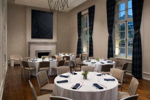 Χώρος καθιστικού στο Courtyard by Marriott Philadelphia Downtown