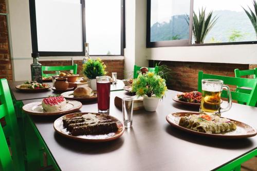アパートメントの敷地内または近くでの食事または食べ物