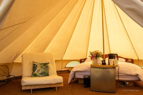 Ένα ή περισσότερα κρεβάτια σε δωμάτιο στο Luxury Bell Tent
