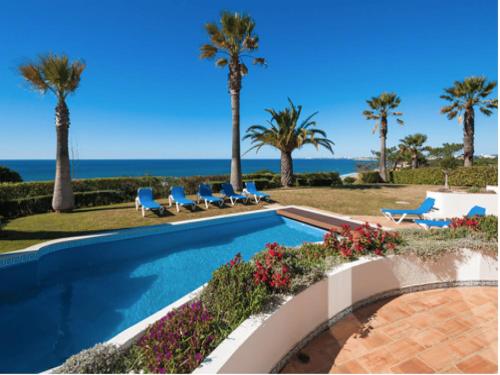 Φωτογραφία από το άλμπουμ του Villa Do Lobo Ocean View 5 Bedrooms Sensational Sea Views Private Pool σε Almancil