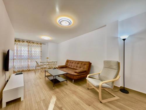 BAJ - Renovated Apartments on Bajondillo Seafront - Quiet Pedestrian Street, AC