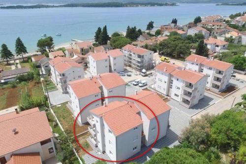 Apartments by the sea Turanj, Biograd - 24791