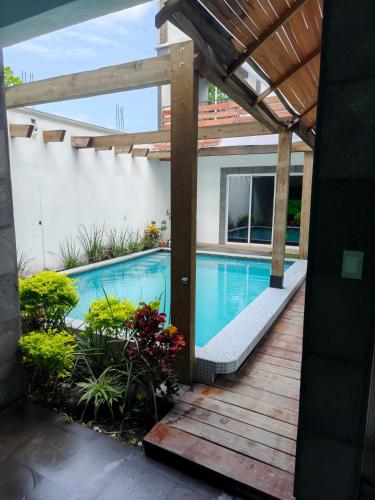 Fotografie z fotogalerie ubytování Casa grande con alberca cerca de teques v destinaci Vidalrstn