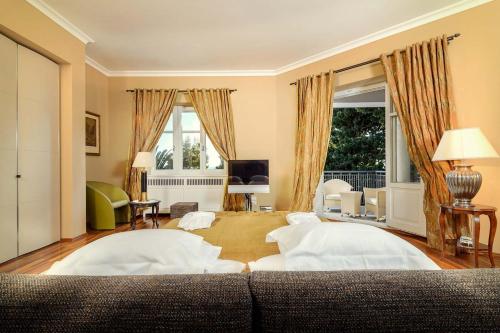 Exclusive Seafront Villa 5 Bedrooms Villa Mestro Outdoor Pool