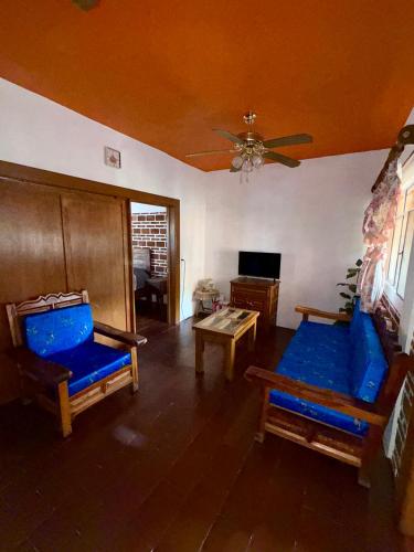 Una televisión o centro de entretenimiento en Posadita Lui de Tepoztlán
