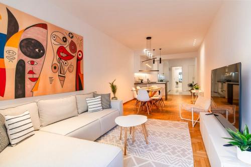 Serena's Big Apt 3 bdrs & 4 bthrms
