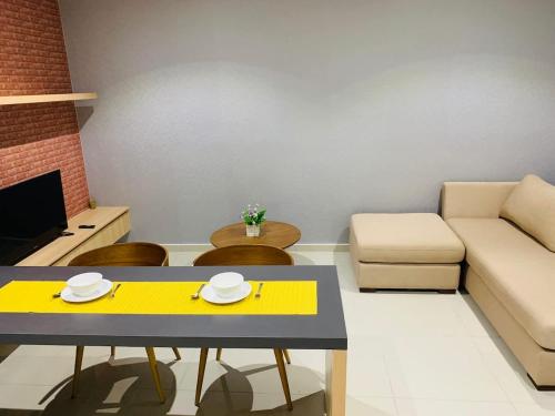 Χώρος καθιστικού στο Dainty Homes at i-City WiFi TV Box and 1 Carpark