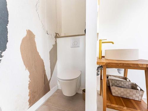 Ванная комната в Maison de charme 4 chambres, jardin, proche plage et port - FR-1-835-34
