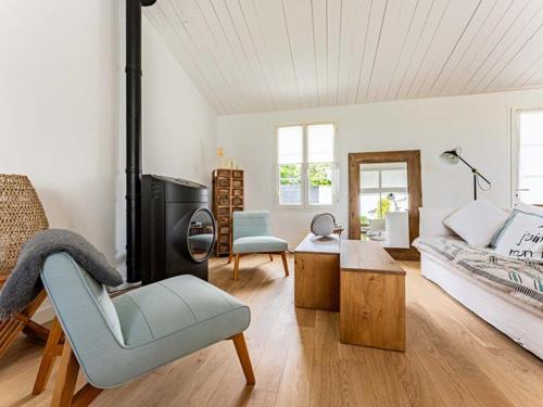 Гостиная зона в Maison de charme 4 chambres, jardin, proche plage et port - FR-1-835-34
