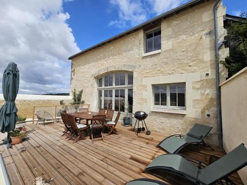 Fotografie z fotogalerie ubytování Charmant Gîte 6 Pers avec Piscine Privée et Jardin, Avon-les-Roches - FR-1-381-629 v destinaci Avon-les-Roches