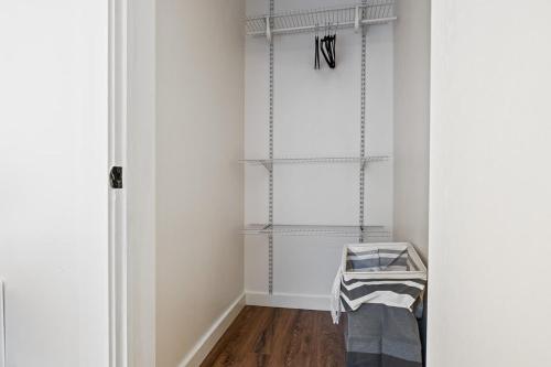 Φωτογραφία από το άλμπουμ του Near Stadium 2 Bdrm House w Fire Pit Free WiFi στο Πίτσμπουργκ