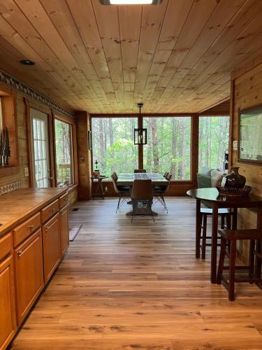 Φωτογραφία από το άλμπουμ του Endless Views Cabin σε Sautee Nacoochee