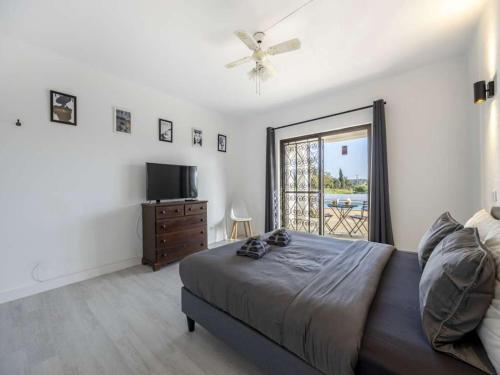 Secluded Carvoeiro Villa 3 Bedrooms Villa Urzais Modern Interiors