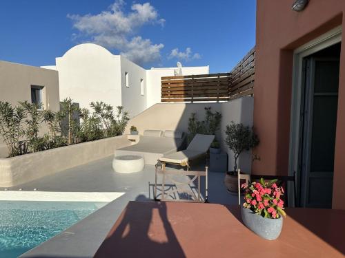 Signature Santorini Villa 2 Bedroom Villa Private Jetted Pool & Beautiful