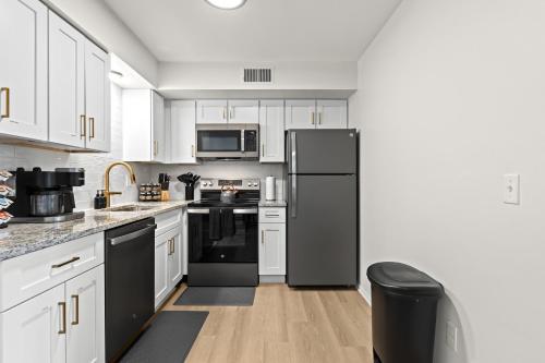 Dapur atau dapur kecil di Stylish 1BR Upper Flat in Vibrant Royal Oak