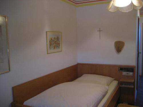 Hotel-Gasthof "Zum Bartl"にあるベッド