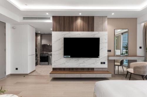Luxury Studio at JW Marriott Dubai Marina - Views, Free Pool, Near Beach and Sea