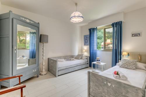 Les Cypres Garavan Apartment for 7