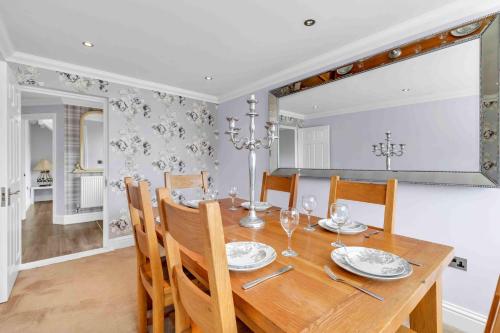 Φωτογραφία από το άλμπουμ του Sea Downs House with Free Parking By My Getaways σε Peacehaven