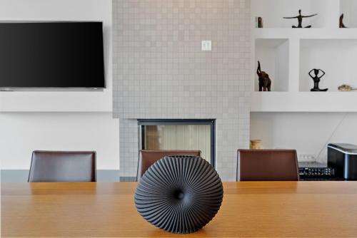 Villa Forti Dva - 5 Bedroom Modern Villa - Sister Villa Available - Sea Views