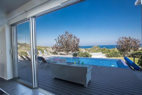 Villa Kono Sunshine - Luxury 4 Bedroom Cape Greco - Villa Close To Beach