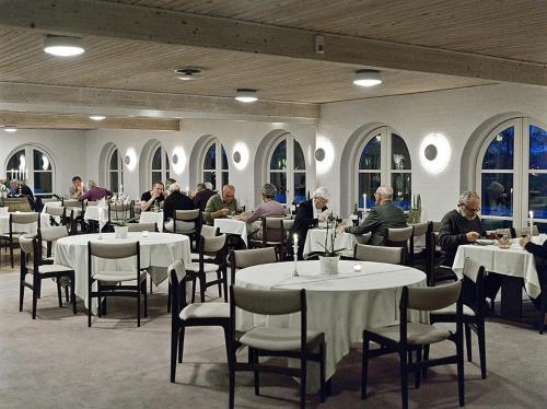 En restaurant eller et andet spisested på Hotel Klim Bjerg