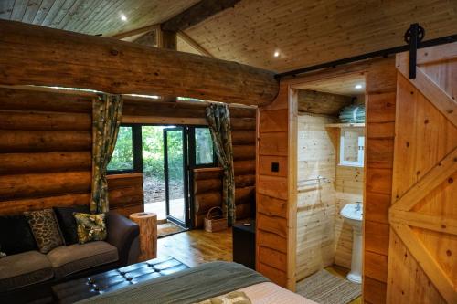 Fotografie z fotogalerie ubytování Secluded Hand Crafted Log Cabin v destinaci Okehampton