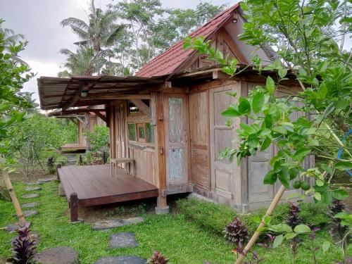 Κήπος έξω από το Homestay Ijen Lemon House