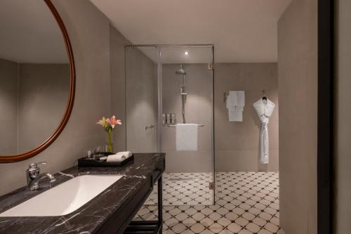 Ένα μπάνιο στο Welcomhotel By ITC Hotels, Prayagraj