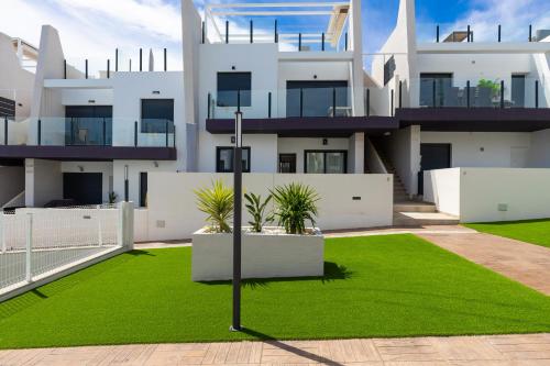 Magnolia - Luxury Apartment with Rooftop & Pool