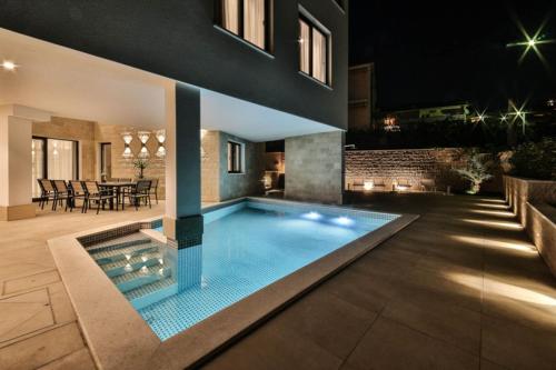 Villa Trogir Palazio A Spectacular 7 Bedroom Villa 90 Metres To The Sea And Promenade