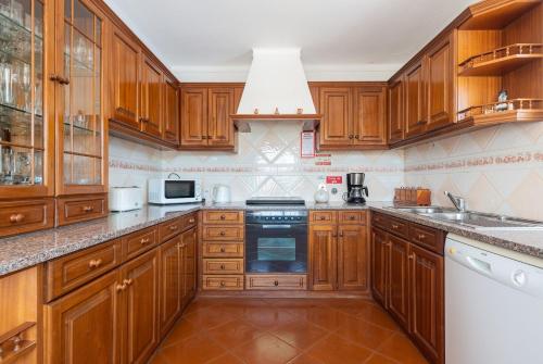 Charming Guia Villa 3 Bedrooms Villa Eulalia Private Pool & Close