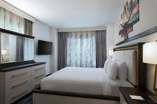 Postel nebo postele na pokoji v ubytování Fairfield Inn & Suites Austin Downtown