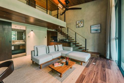 Area soggiorno di Piece Lio from Japan Managed by H Hospitality Group
