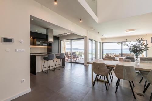 Glamorous Kastela Villa 4 Bedrooms Villa Seafront Paradise Private Pool