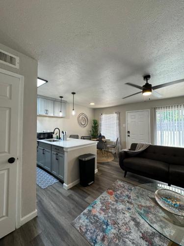 Ảnh trong thư viện ảnh của SKIP 4 STATE FAIR l DT Dallas l FIFA READY l Staycation 1Bd1Ba ở Dallas