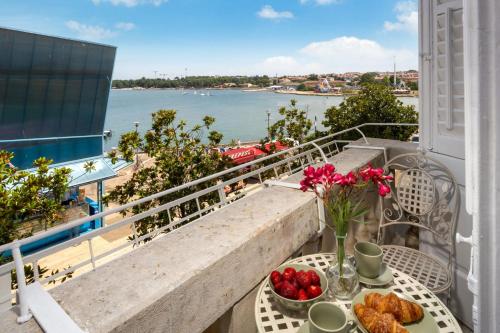 Romeo and Juliet Apartment with Balcony and Sea View