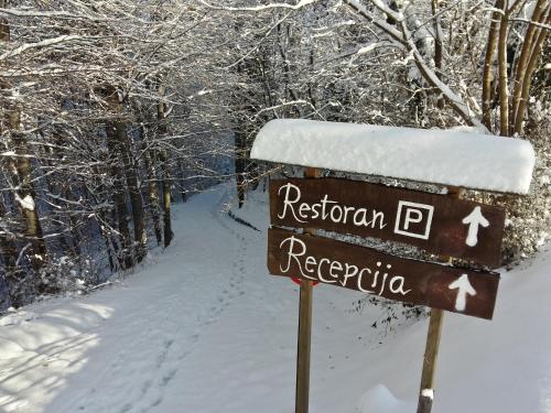 Winery, Restaurant & Pension Vuglec Breg v zimě