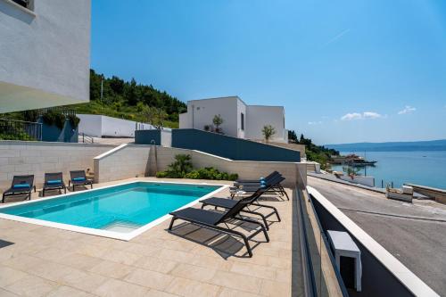 Villa Forti Dva - 5 Bedroom Modern Villa - Sister Villa Available - Sea Views