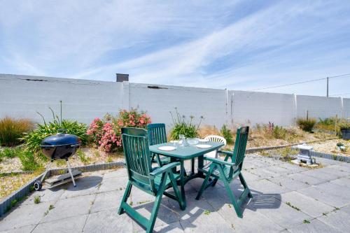 Imagen de la galería de 100m de la plage - Appart avec jardin pour 5, en Brignogan-Plage