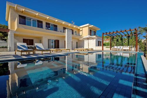 Immensely Luxurious Hvar Villa 5 Bedrooms Villa East Eternal