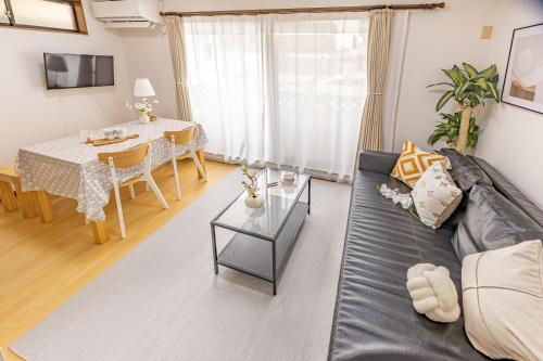 3 Story Private House, 7 Min Walk to Yamanote Line Direct to Shinjuku, Ikebukuro, Shibuya