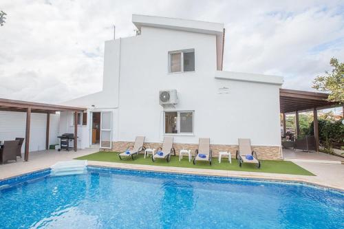 Villa Kavo Sunshine - Beautiful 3 Bedroom Protaras Villa With Private Pool