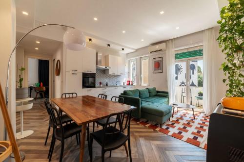 GuestHost - Colorful Apt in Vintage-Modern Style