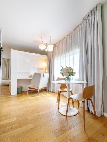 Ruang duduk di thecamp Hôtel & Lodges - Aix en Provence