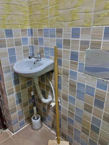 Bilik mandi di classy 1 BR APT WiFi and steady power supply