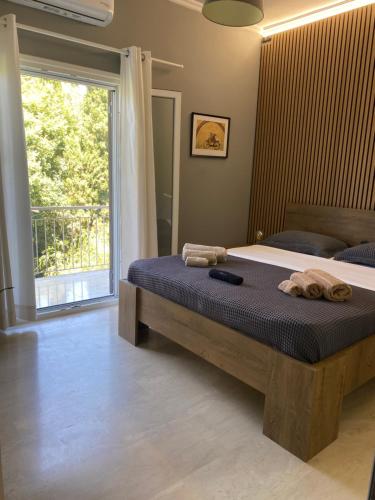 Yia Sou Corfu! "Mariposa"