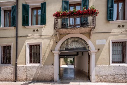 Facciata o entrata di PALAZZO RISTORI