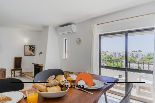 Χώρος καθιστικού στο #295 Beco do Sol 29A by Home Holidays